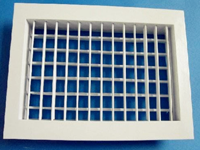 ���~���L��